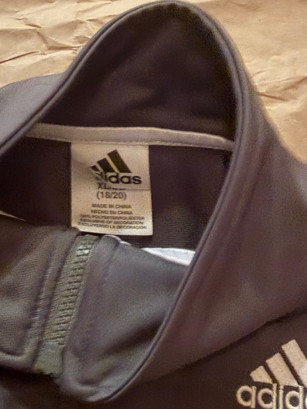Adidas track suit Gray preowned 18/20